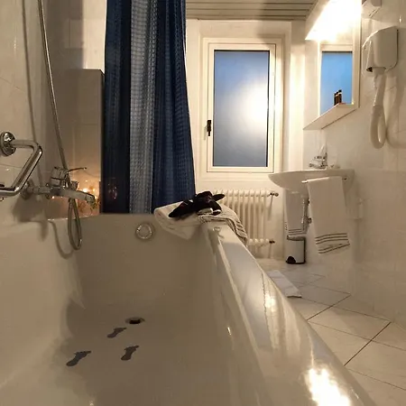 Pensión Bahnhof Haus 3*